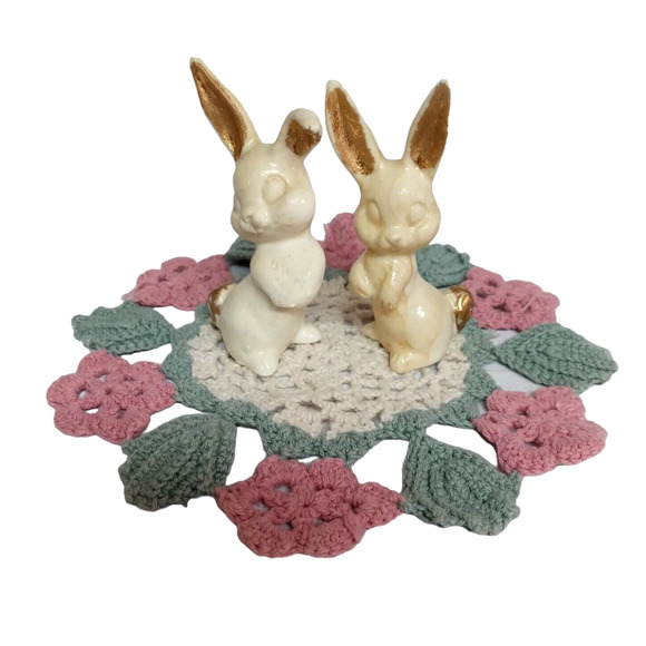 Decorative Easter Rabbits Bunny Figurines White Ivory Gold Bisque 80's RARE VTG - Picture 2 of 16